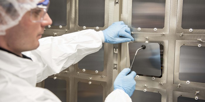 Oxford PV sets world record for perovskite solar cell 